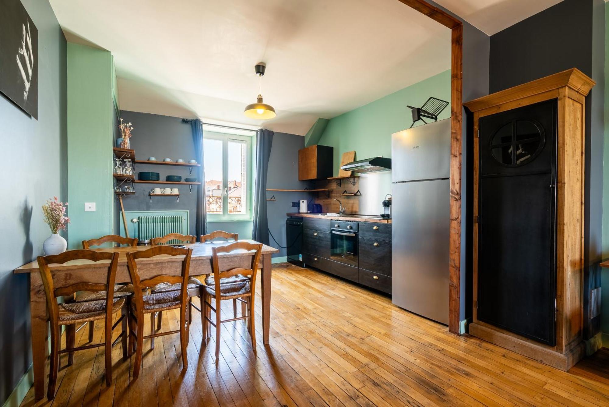 Dupain & Dubeurre - Parking En Supp Apartment