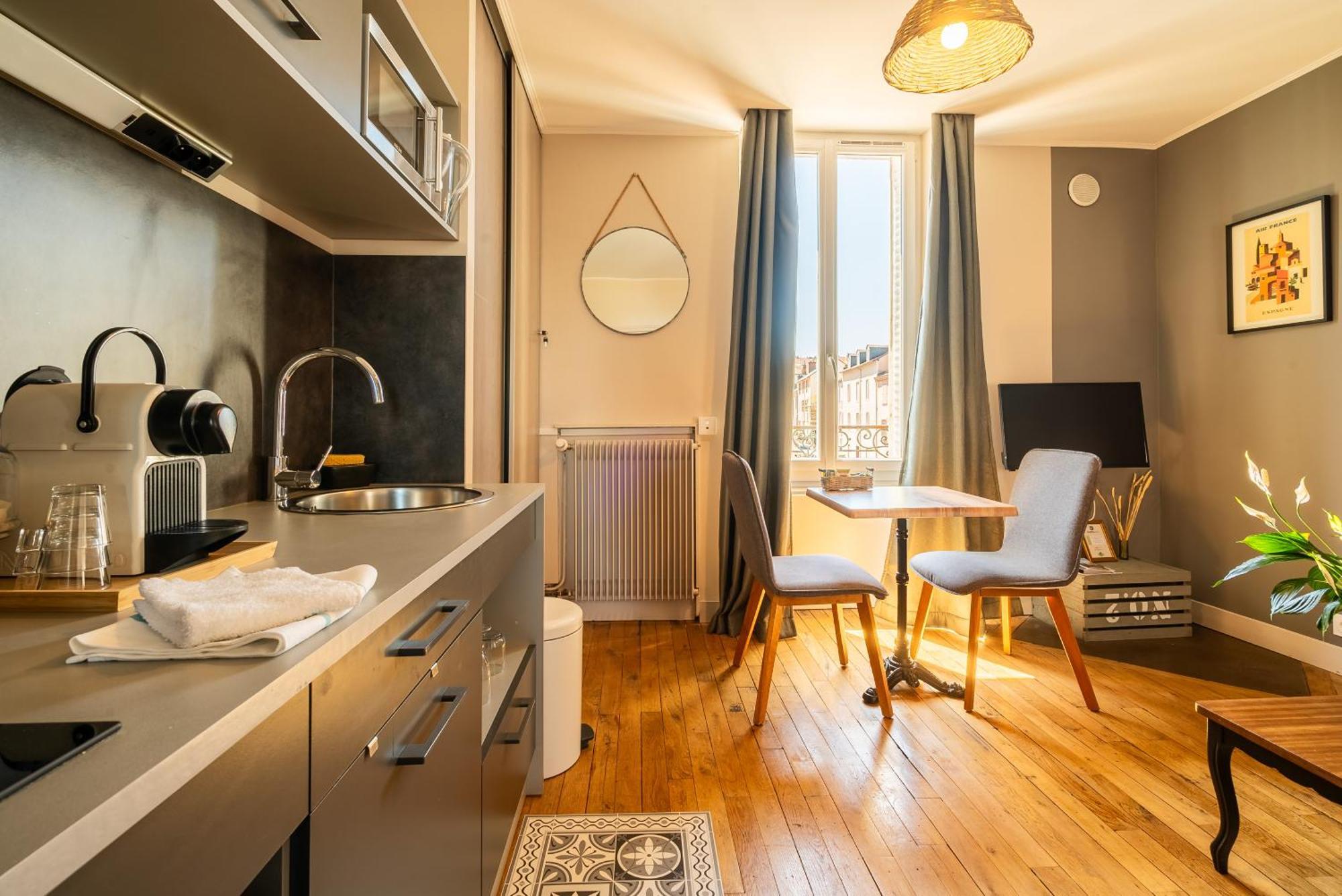 Dupain & Dubeurre - Parking En Supp Apartment